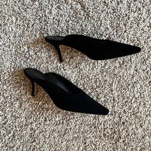 Pelle Moda size 10 Black Suede Heeled Mules